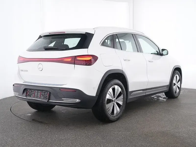 Gebraucht Mercedes EQA250+ Advanced 140 kW (191 PS) 2025 Unilack polarweiß SUV