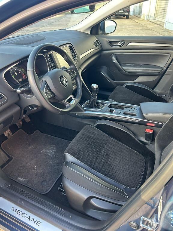 Gebraucht Renault Mégane IV Intens 132 PS (97 kW) 2016 Blau Limousine