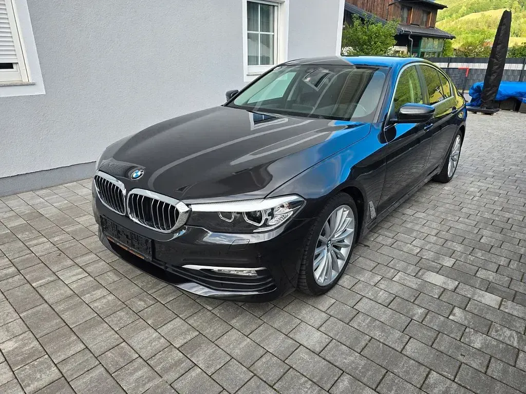 Gebraucht BMW 520 Efficient Dynamics 190 PS (139 kW) 2018 Grau Limousine