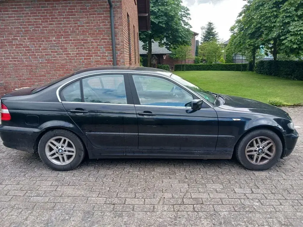 Gebraucht BMW 316 116 PS (85 kW) 2003 Schwarz Limousine