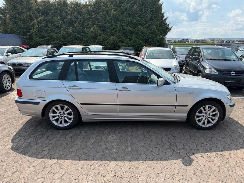 Gebraucht BMW 320 170 PS (125 kW) 2004 Silber Kombi