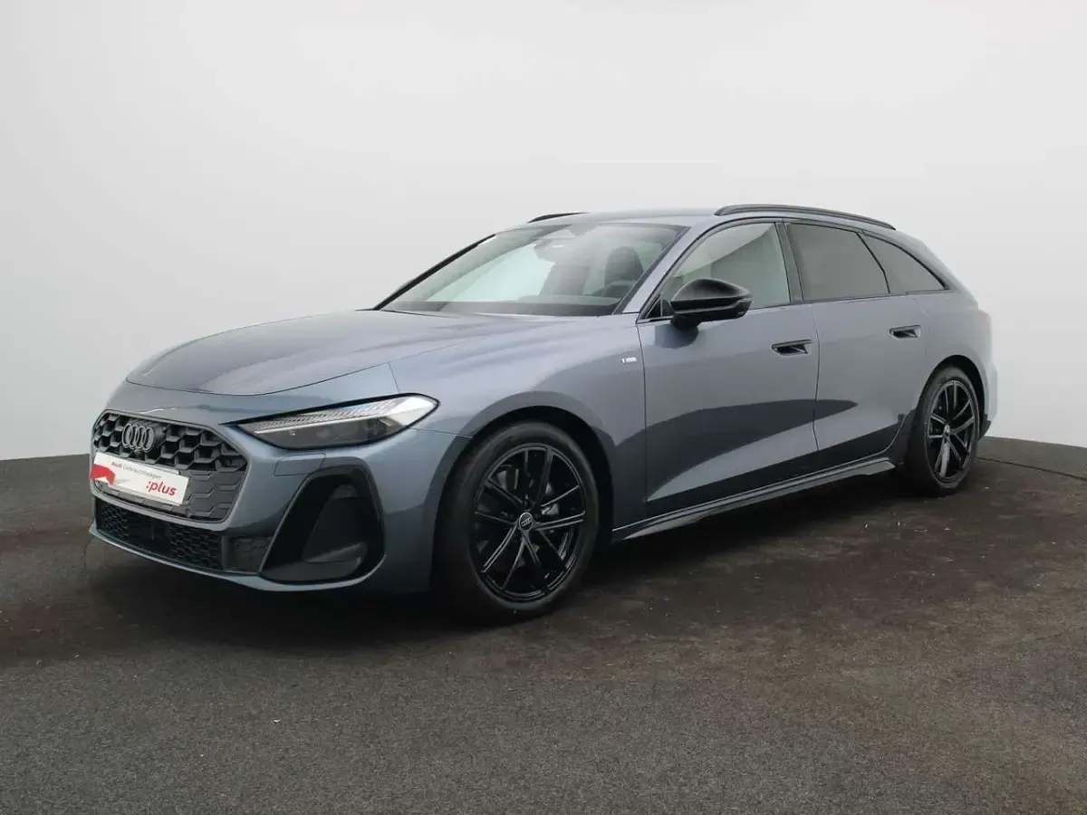 Gebraucht Audi A5 Ambiente 204 PS (150 kW) 2025 Horizontblau metallic Coupé
