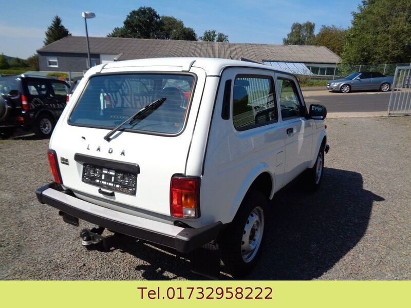 Gebraucht Lada Taiga 83 PS (61 kW) 2022 Weiß SUV