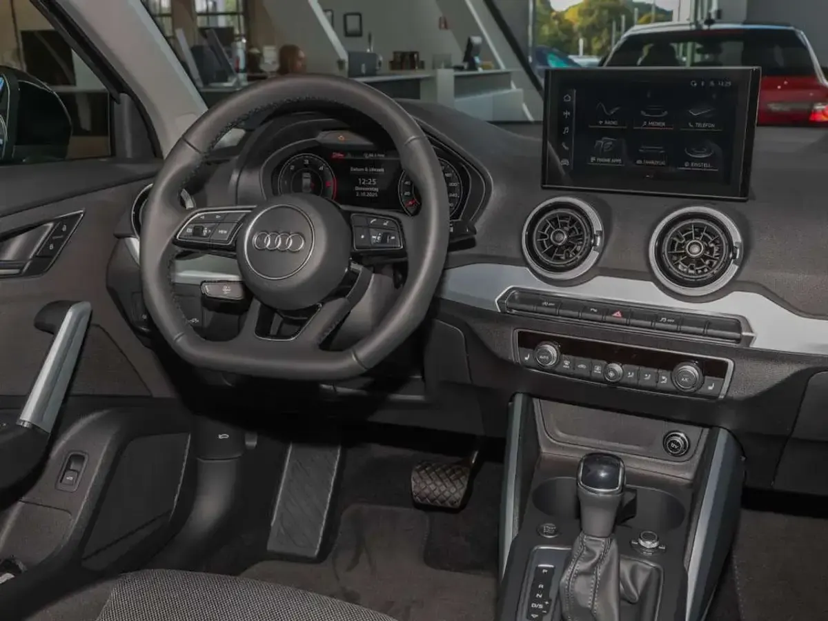 Używany Audi Q2 Advanced Plus 150 KM (110 kW) 2026 Czarny SUV