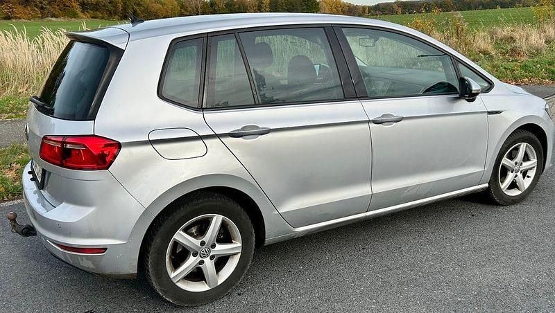 Silber Gebraucht 2016 VW Golf Sportsvan Van / Kleinbus | 6.900 € (Guter Preis) - Bild 1/2