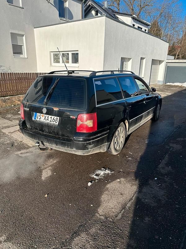 Gebraucht VW Passat 131 PS (96 kW) 2002 Schwarz Kombi