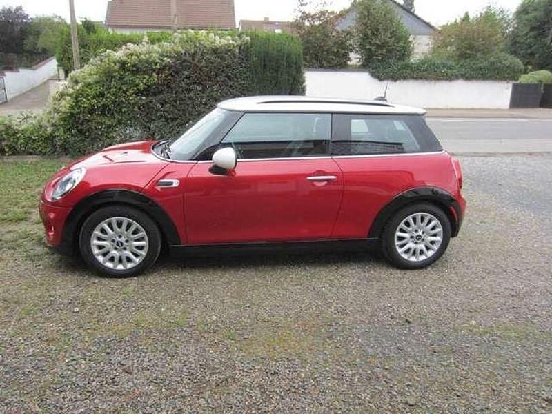 Gebraucht Mini Cooper 136 PS (100 kW) 2015 Blazing red ii metallic Kleinwagen