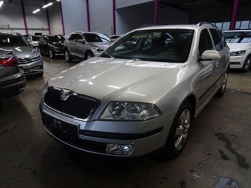 Diamantsilber met. Gebraucht 2005 Skoda Octavia Ambiente Kombi | 1.200 € (Superpreis) - Bild 1/4