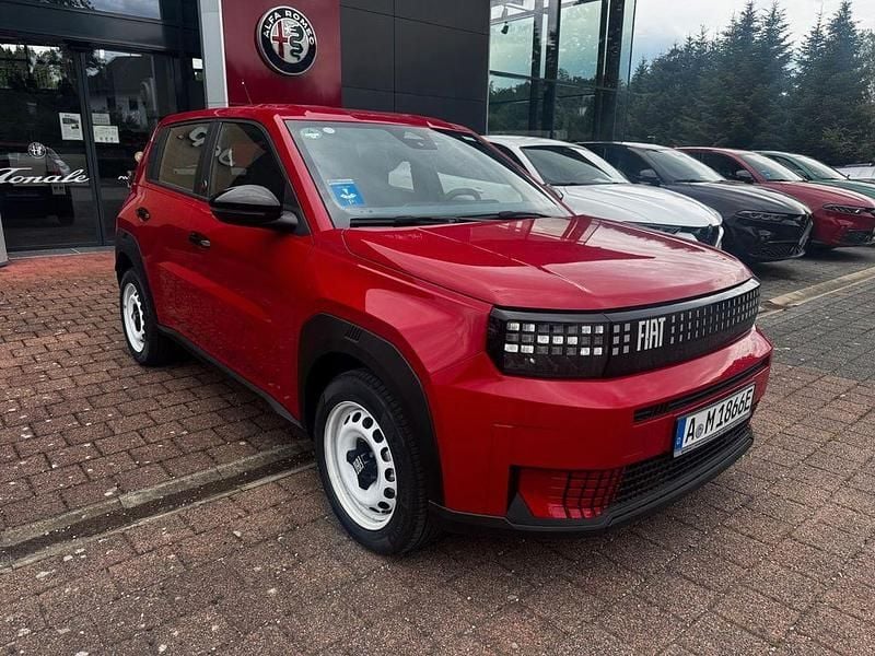 Gebraucht Fiat Grande Panda Red 83 kW (113 PS) 2025 Rot Kleinwagen