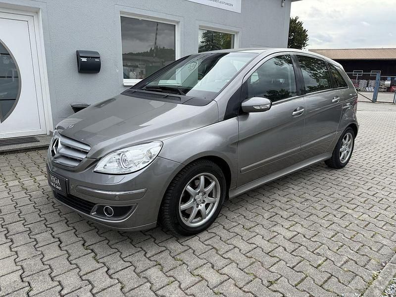 Grau Gebraucht 2006 Mercedes B200 Van / Kleinbus | 4.990 € (Guter Preis) - Bild 1/4