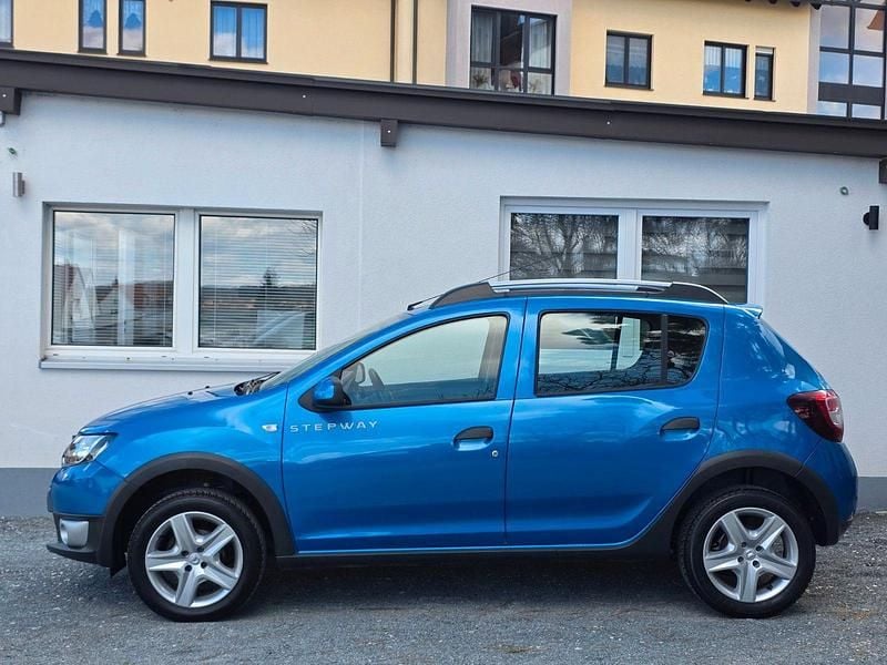 Gebraucht Dacia Sandero Prestige 90 PS (66 kW) 2015 Blau Limousine