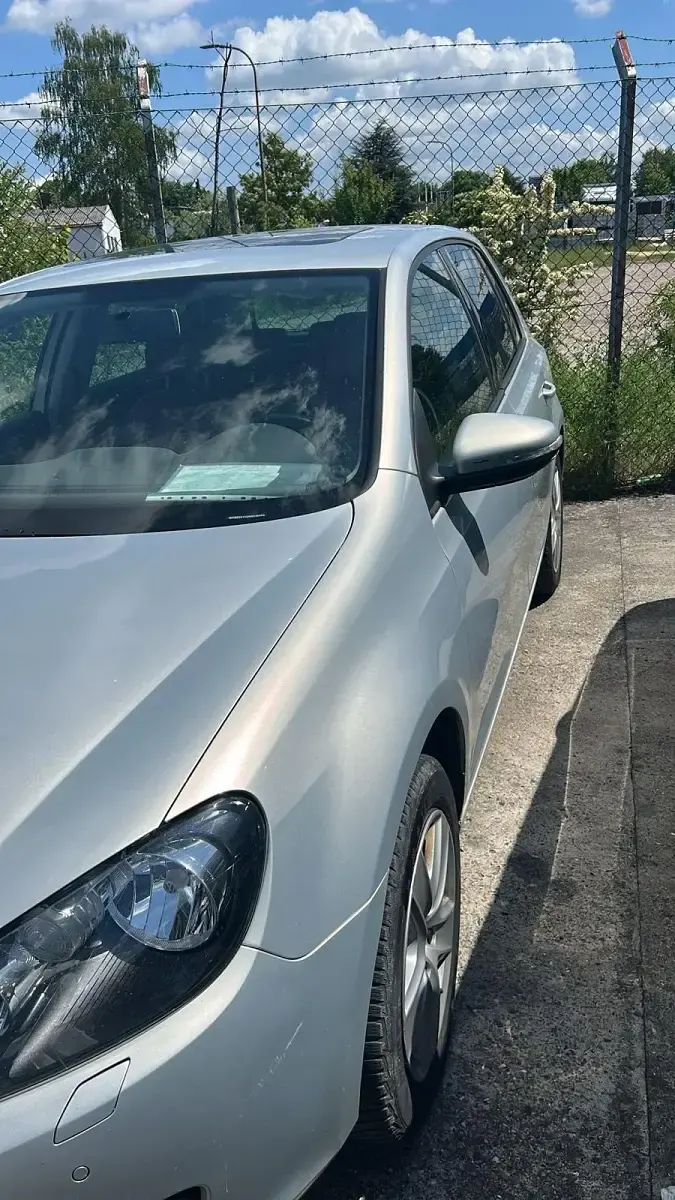 Gebraucht VW Golf VI 105 PS (77 kW) 2009 Silber Kleinwagen