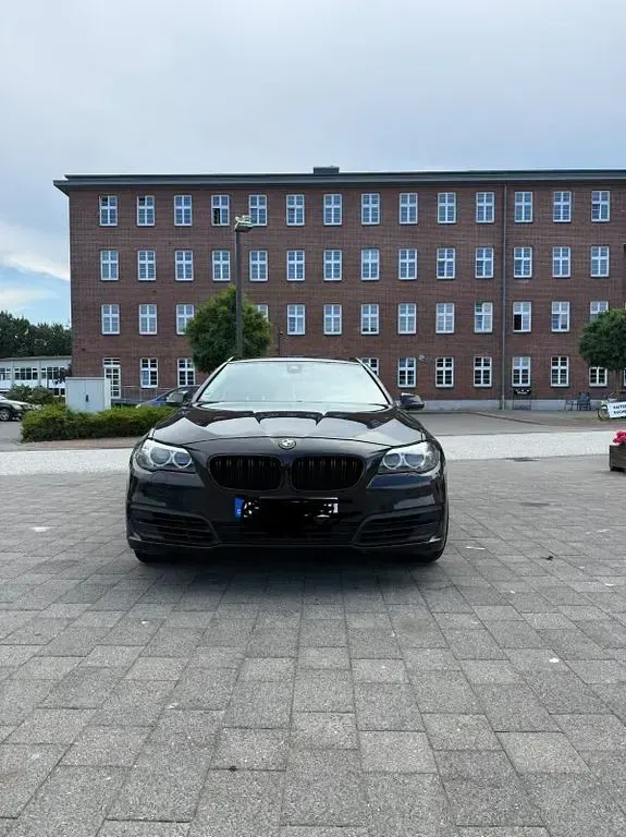 Gebraucht BMW 520 Luxury Line 184 PS (135 kW) 2014 Schwarz Kombi
