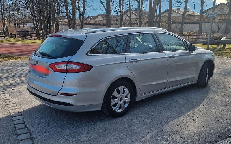 Gebraucht Ford Mondeo Trend 160 PS (117 kW) 2015 Grau Kombi