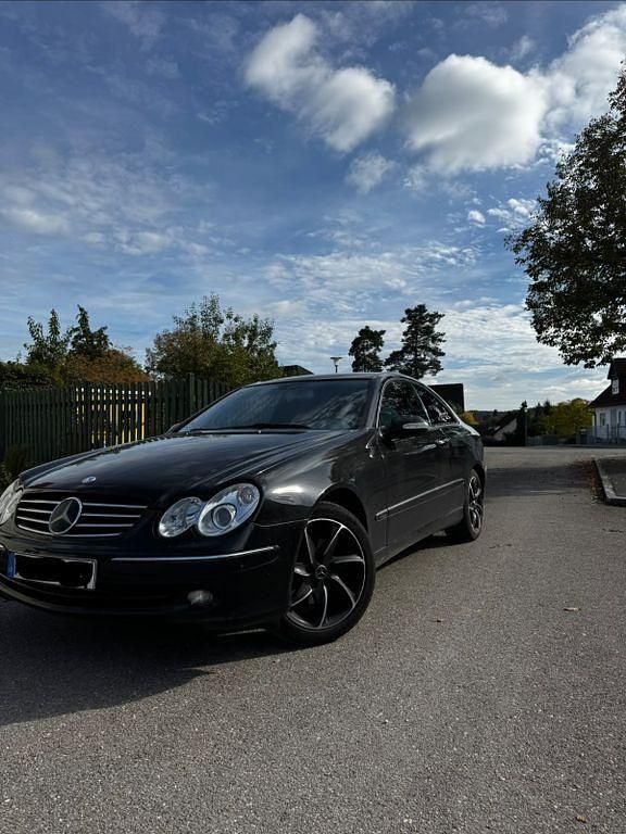 Schwarz Gebraucht 2003 Mercedes CLK320 Avantgarde Coupé | 2.100 € (Guter Preis) - Bild 1/4