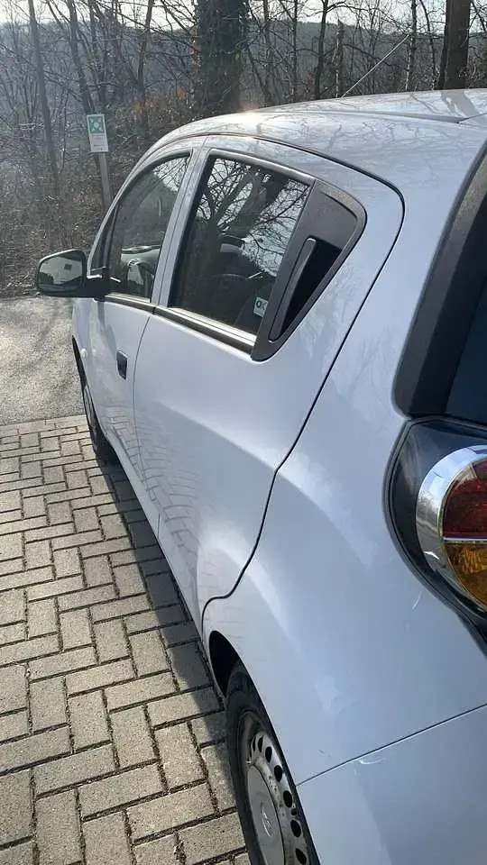 Używany Chevrolet Spark 68 KM (50 kW) 2011 Biały Hatchback