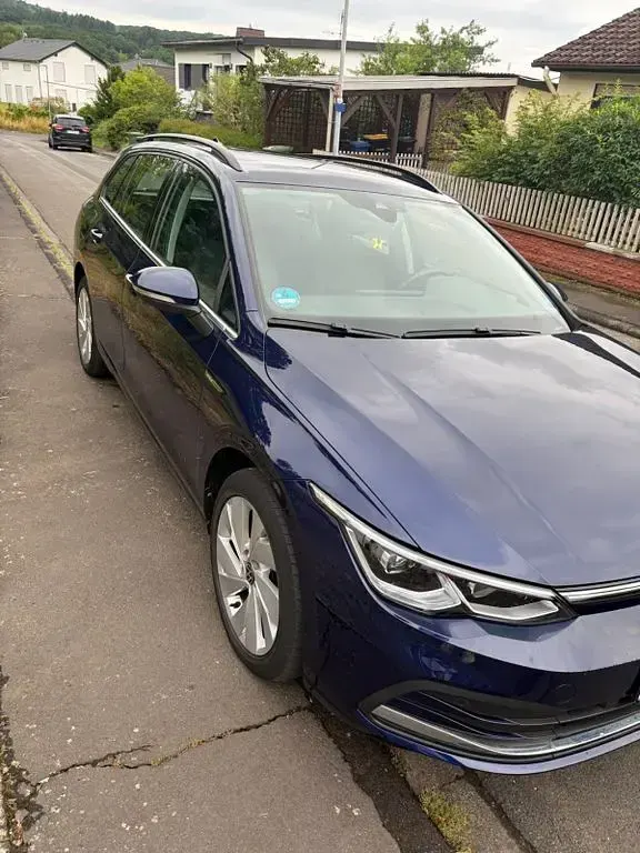 Gebraucht VW Golf VIII Style 131 PS (96 kW) 2022 Blau Kombi