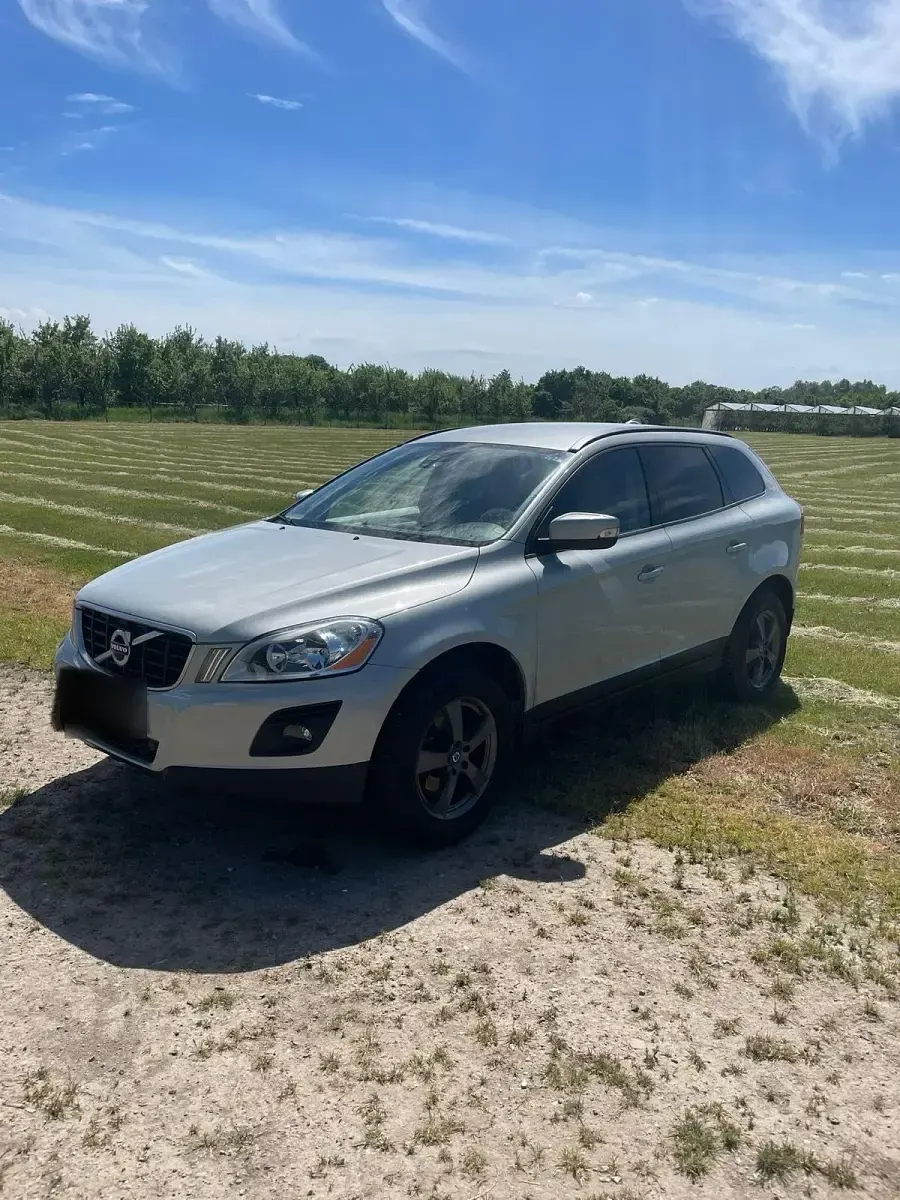 Gebraucht Volvo XC60 183 PS (134 kW) 2010 Silber SUV