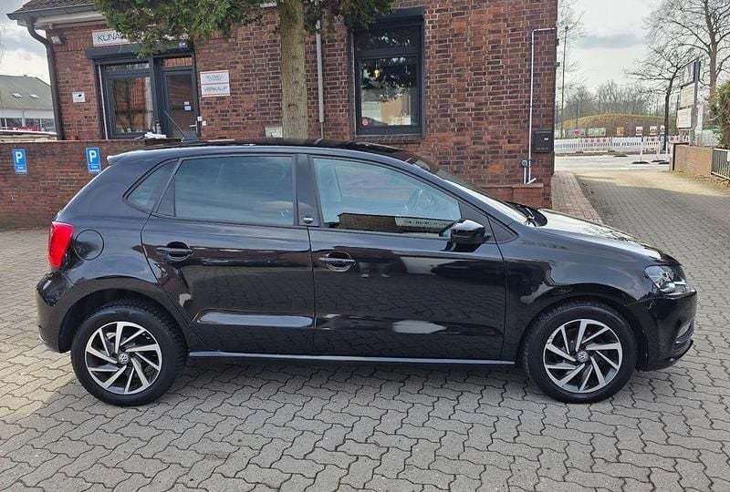 Gebraucht VW Polo Sound 90 PS (66 kW) 2017 Schwarz Limousine