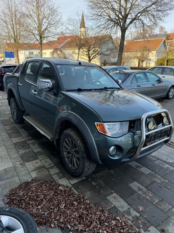 Gebraucht Mitsubishi L200 Invite 136 PS (100 kW) 2007 Grün Pickup
