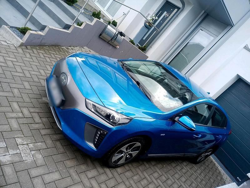 Gebraucht Hyundai Ioniq 87 kW (119 PS) 2017 Blau Kleinwagen