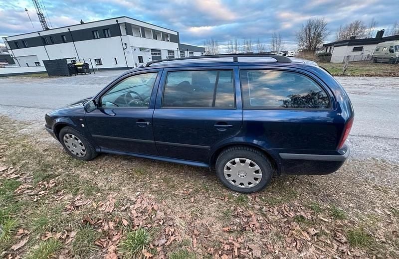 Gebraucht Skoda Octavia 140 PS (102 kW) 2003 Blau Kombi