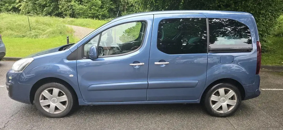 Gebraucht Citroën Berlingo 100 PS (73 kW) 2015 Blau Van / Kleinbus