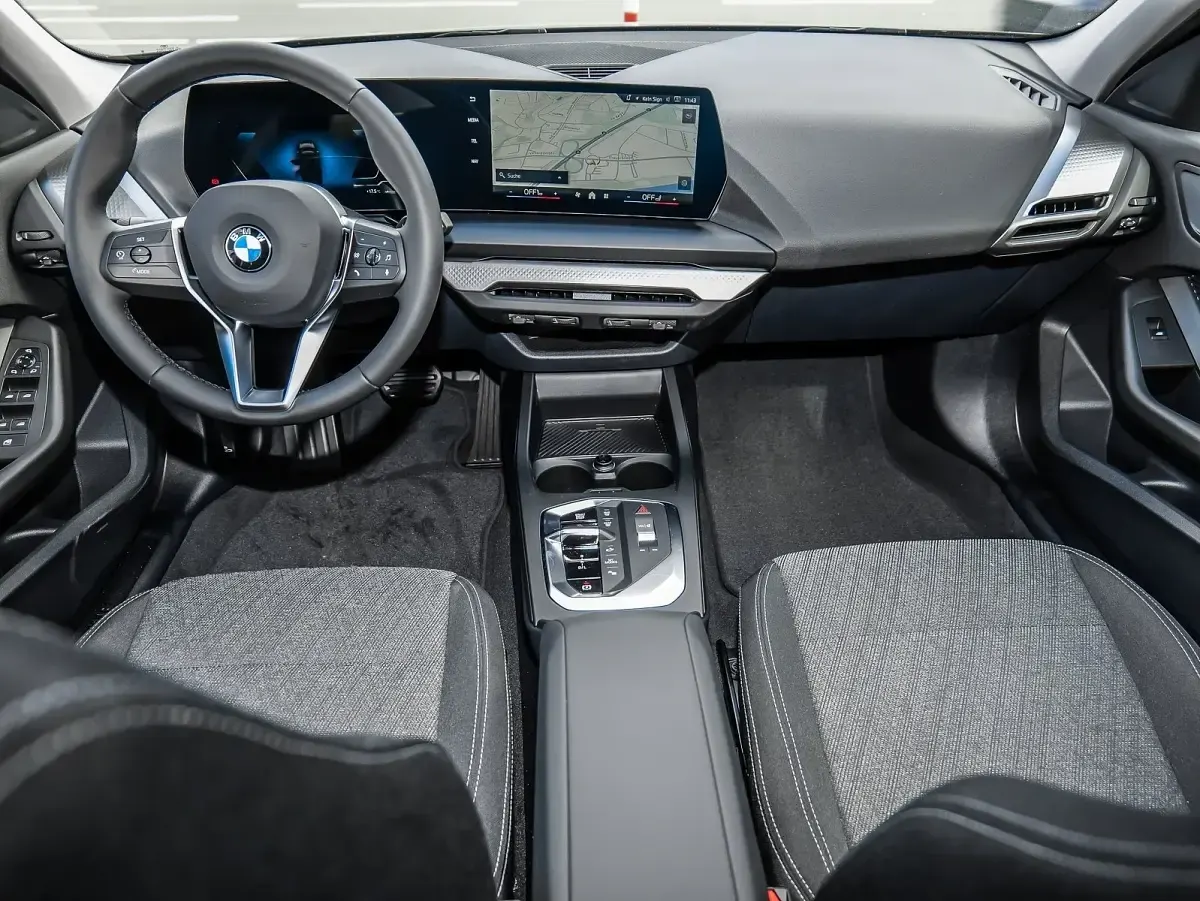 Neu BMW 116 122 PS (89 kW) 2026 Schwarz Kleinwagen