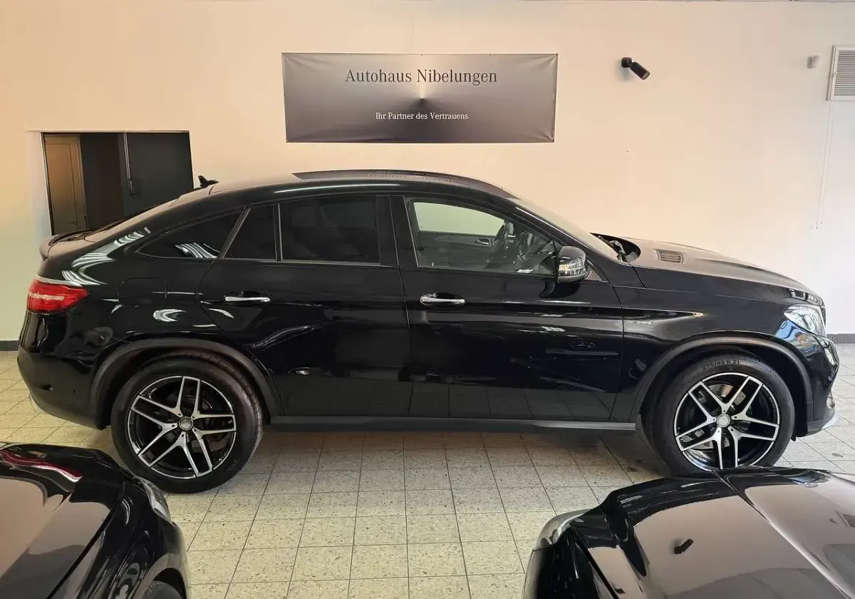 Gebraucht Mercedes GLE43 AMG AMG 367 PS (269 kW) 2016 Obsidianschwarz  metalliclack SUV