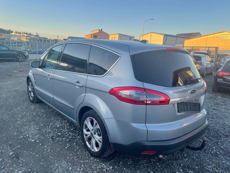 Gebraucht Ford S-MAX Titanium 163 PS (119 kW) 2015 Silber Van / Kleinbus