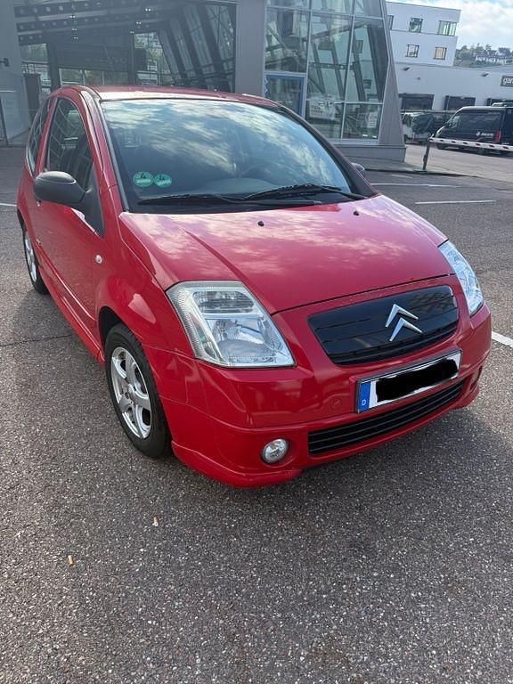 Rot Gebraucht 2006 Citroën C2 VTR Sport Kleinwagen | 1.950 € (Fairer Preis) - Bild 1/4