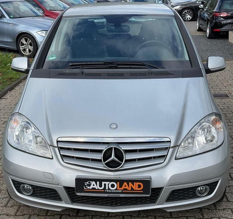 Gebraucht Mercedes A160 95 PS (69 kW) 2011 Silber Limousine