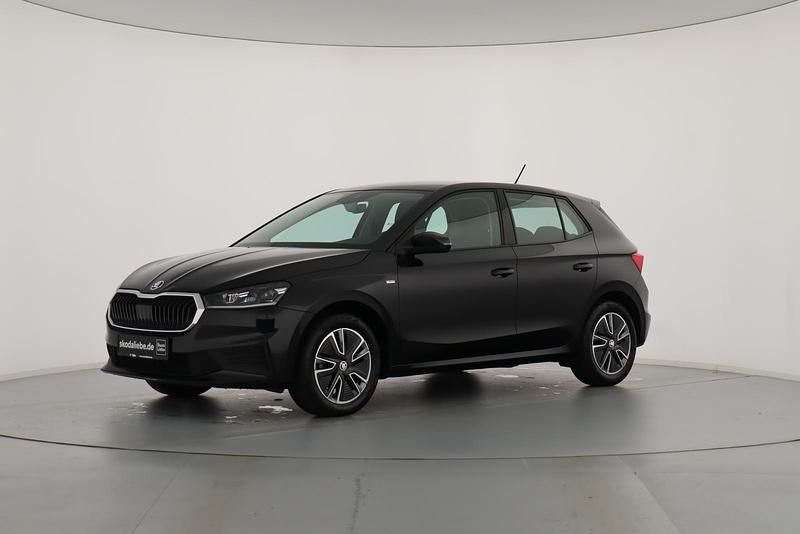 Schwarzmagic perleffekt Gebraucht 2022 Skoda Fabia Tour Kleinwagen | 16.889 € (Fairer Preis) - Bild 1/4