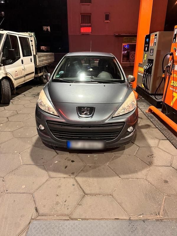 Grau Gebraucht 2011 Peugeot 207 Coupé | 1.500 € (Superpreis) - Bild 1/4