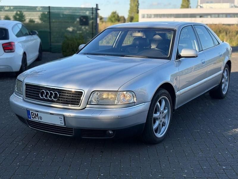 Silber Gebraucht 2001 Audi A8 Ambiente Limousine | 9.450 € (Fairer Preis) - Bild 1/4