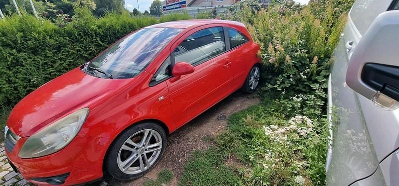 Rot Gebraucht 2007 Opel Corsa Coupé | 1.100 € (Fairer Preis) - Bild 1/4