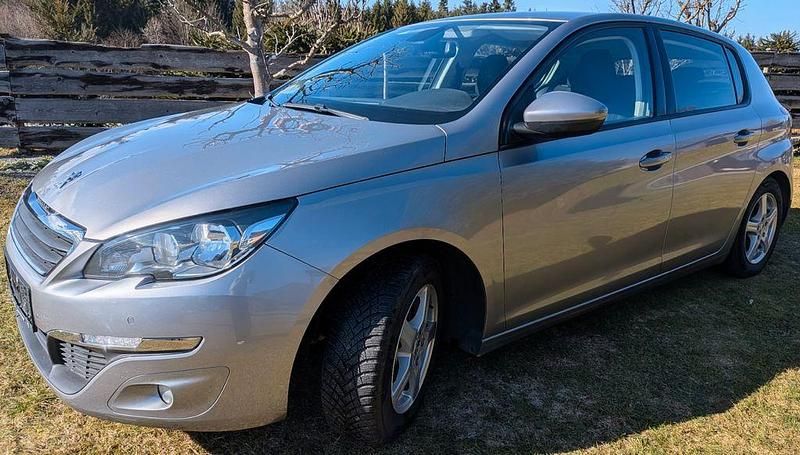 Gebraucht Peugeot 308 Active 116 PS (85 kW) 2013 Silber Limousine