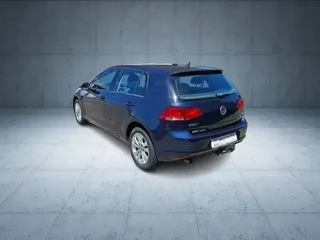 Usado VW Golf VII Trendline 110 CV (80 kW) 2016 Azul Berlina