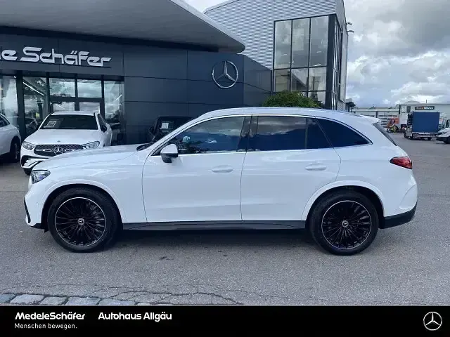 Gebraucht Mercedes GLC220 AMG 197 PS (144 kW) 2025 Weiß SUV