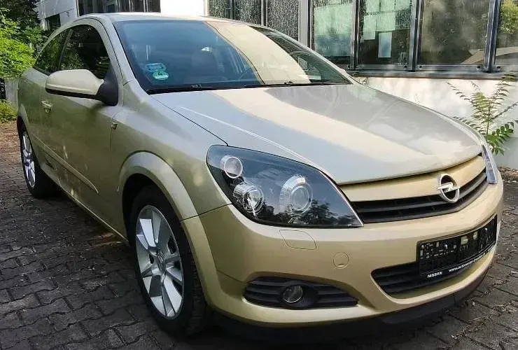 Gebraucht Opel Astra GTC 105 PS (77 kW) 2005 Gold Kleinwagen