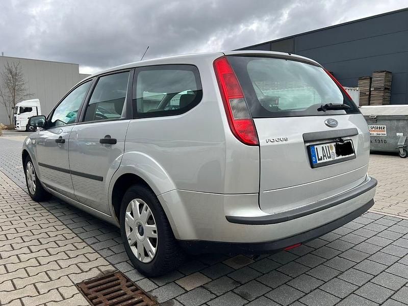 Gebraucht Ford Focus 125 PS (91 kW) 2005 Grau Kombi