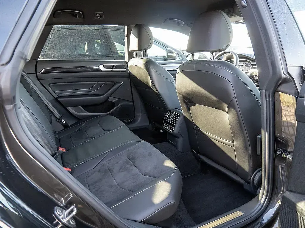 Gebraucht VW Arteon R-line 200 PS (147 kW) 2022 Grau / mangangrau (metallic) Kombi