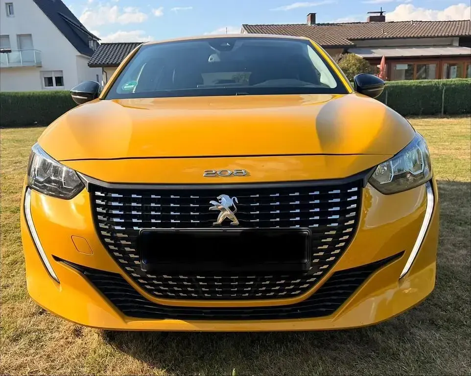 Gebraucht Peugeot 208 Allure 101 PS (74 kW) 2022 Gelb Kleinwagen