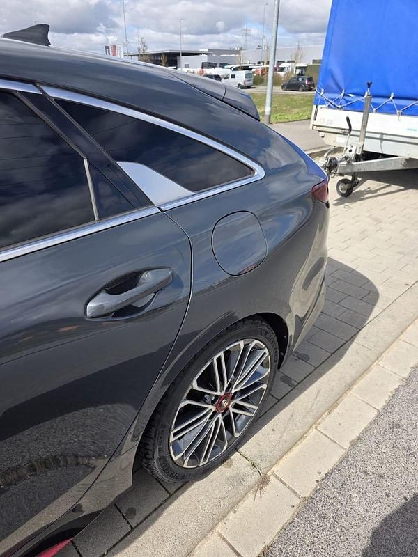 Gebraucht Kia ProCeed GT 204 PS (150 kW) 2019 Grau Kombi