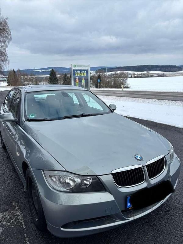 Gebraucht BMW 318 129 PS (94 kW) 2007 Blau Limousine