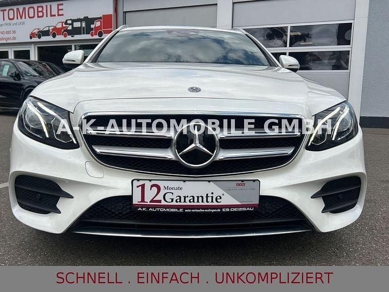 Diamantweiss Gebraucht 2020 Mercedes E300 AMG line Kombi | 29.999 € (Fairer Preis) - Bild 1/4