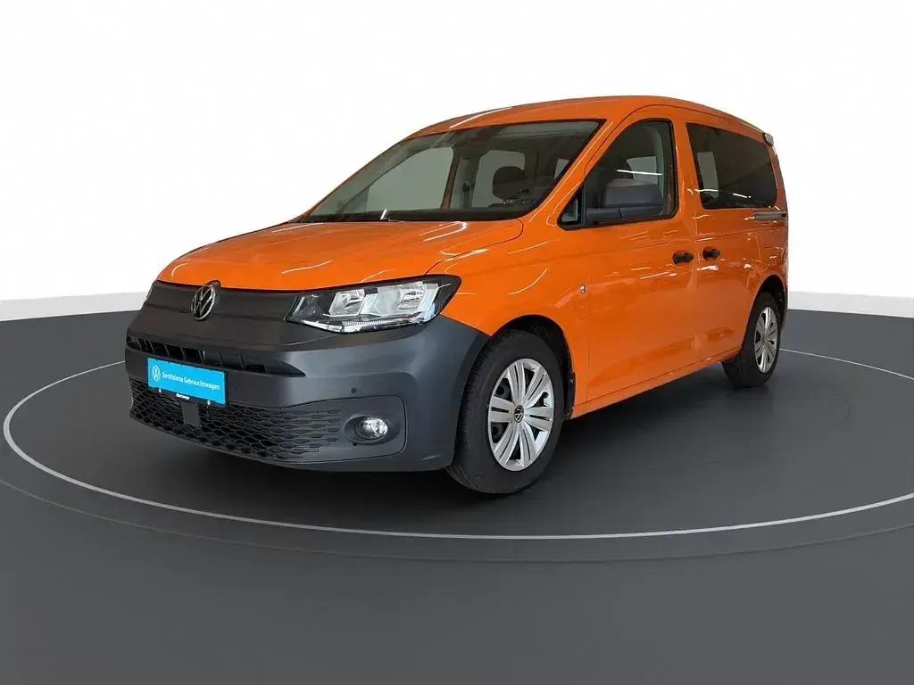Gebraucht VW Caddy Basis 102 PS (75 kW) 2021 Orange Van / Kleinbus