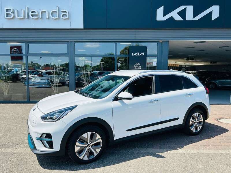 Weiß Gebraucht 2020 Kia e-Niro 2 SUV | 22.970 € (Teuer) - Bild 1/4