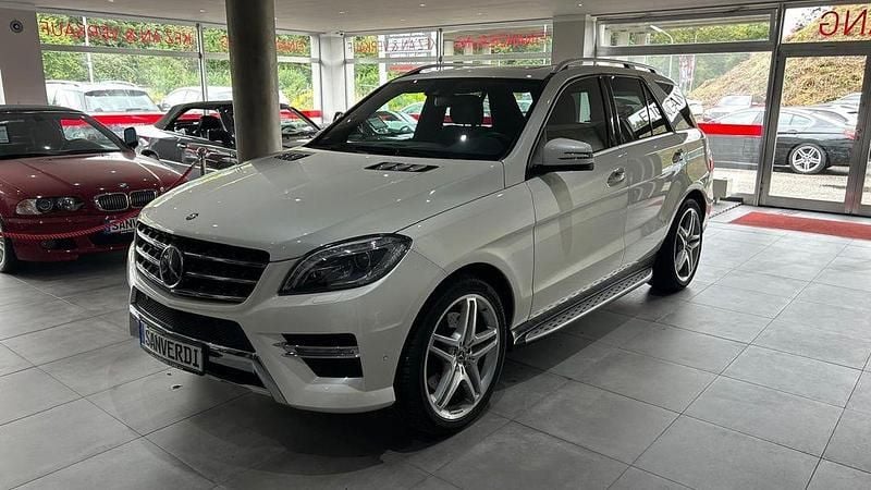 Weiß Gebraucht 2013 Mercedes ML500 Sport SUV | 32.990 € (Guter Preis) - Bild 1/4