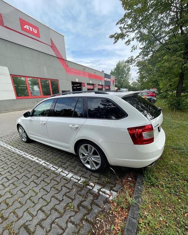 Gebraucht Skoda Octavia RS 184 PS (135 kW) 2014 Weiß Kleinwagen